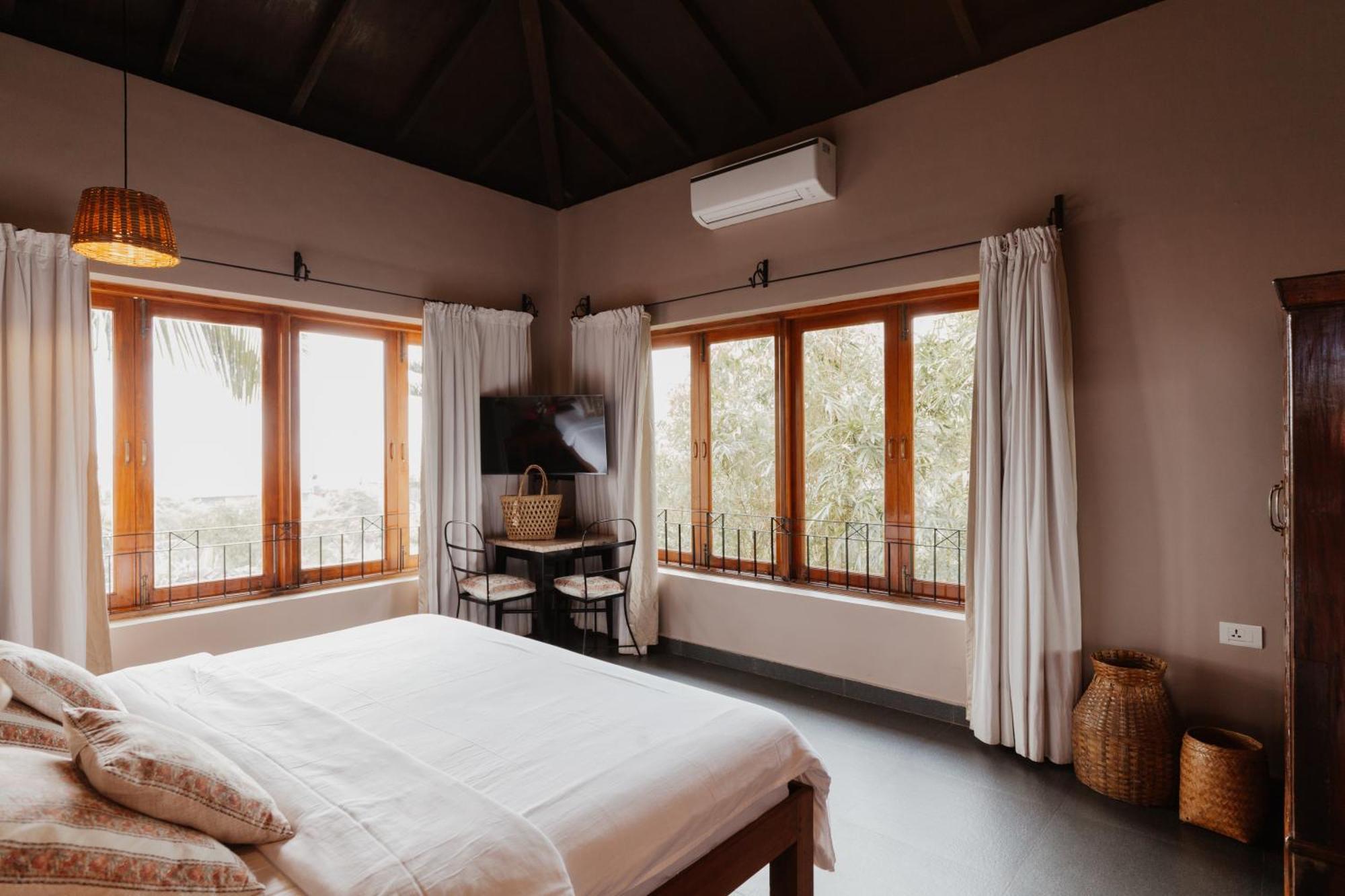 Fiesta Beach Resort Baga Luaran gambar