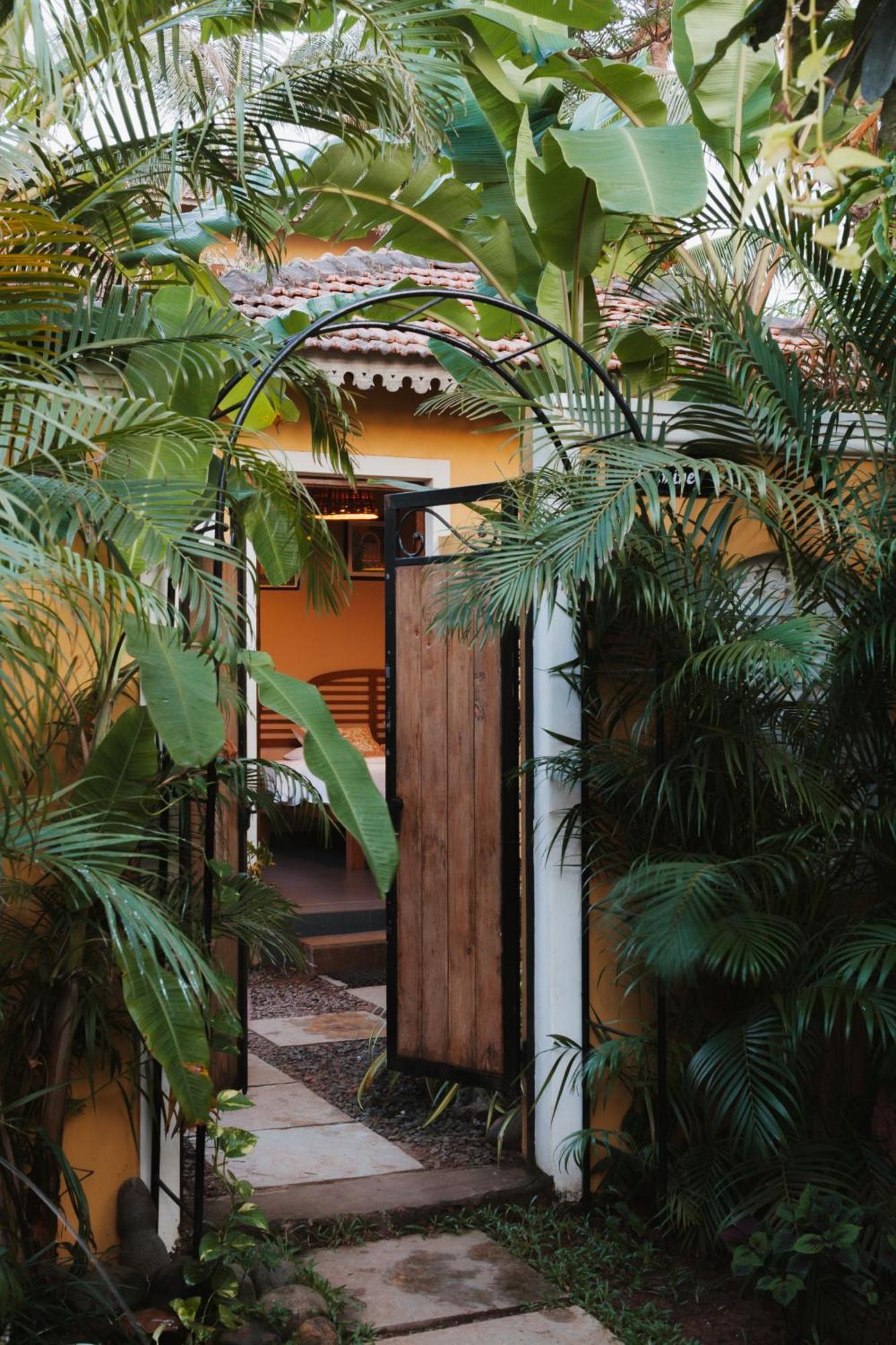 Fiesta Beach Resort Baga Luaran gambar